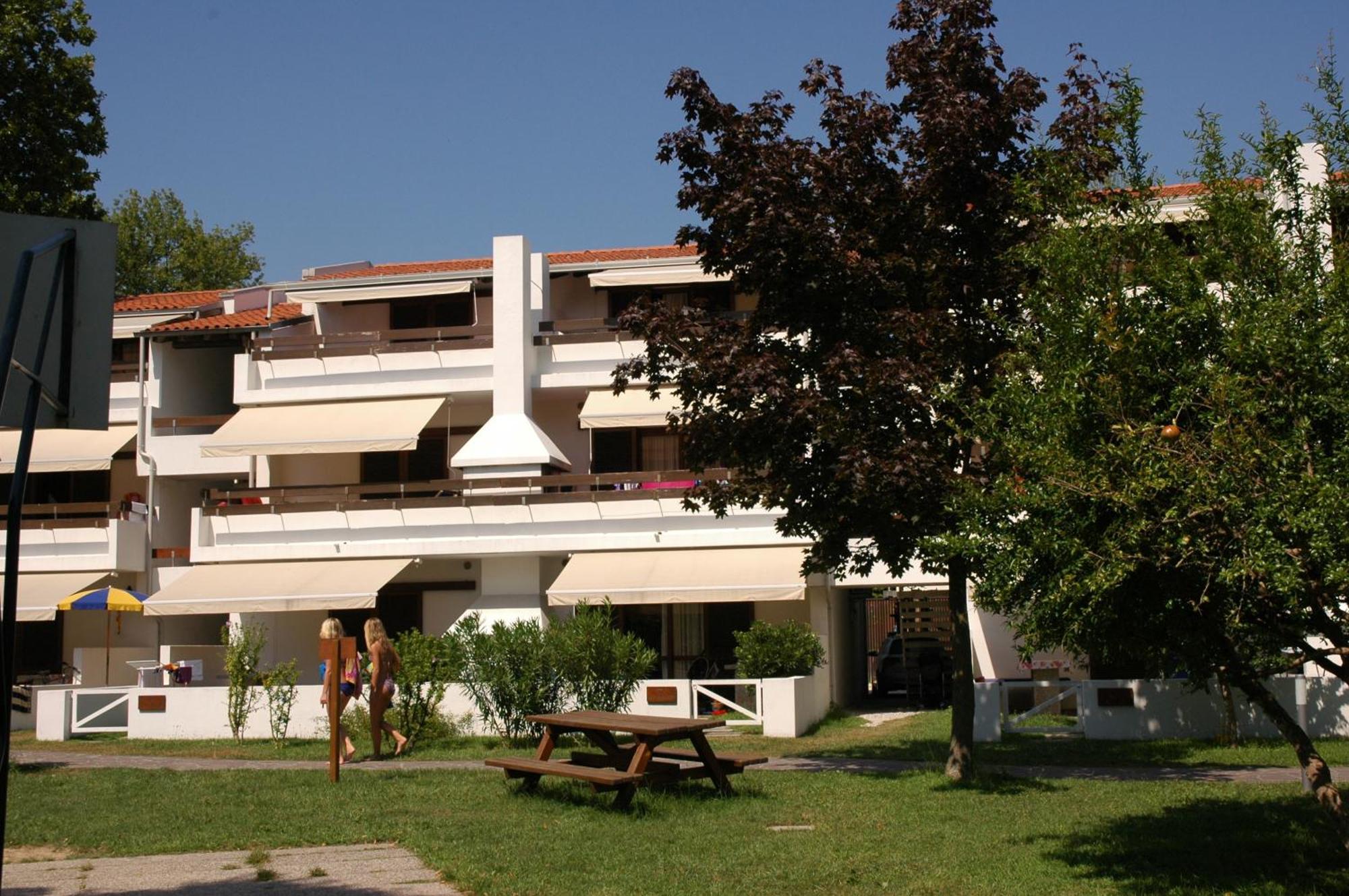 Villaggio Los Nidos Линяно Сабиадоро Екстериор снимка