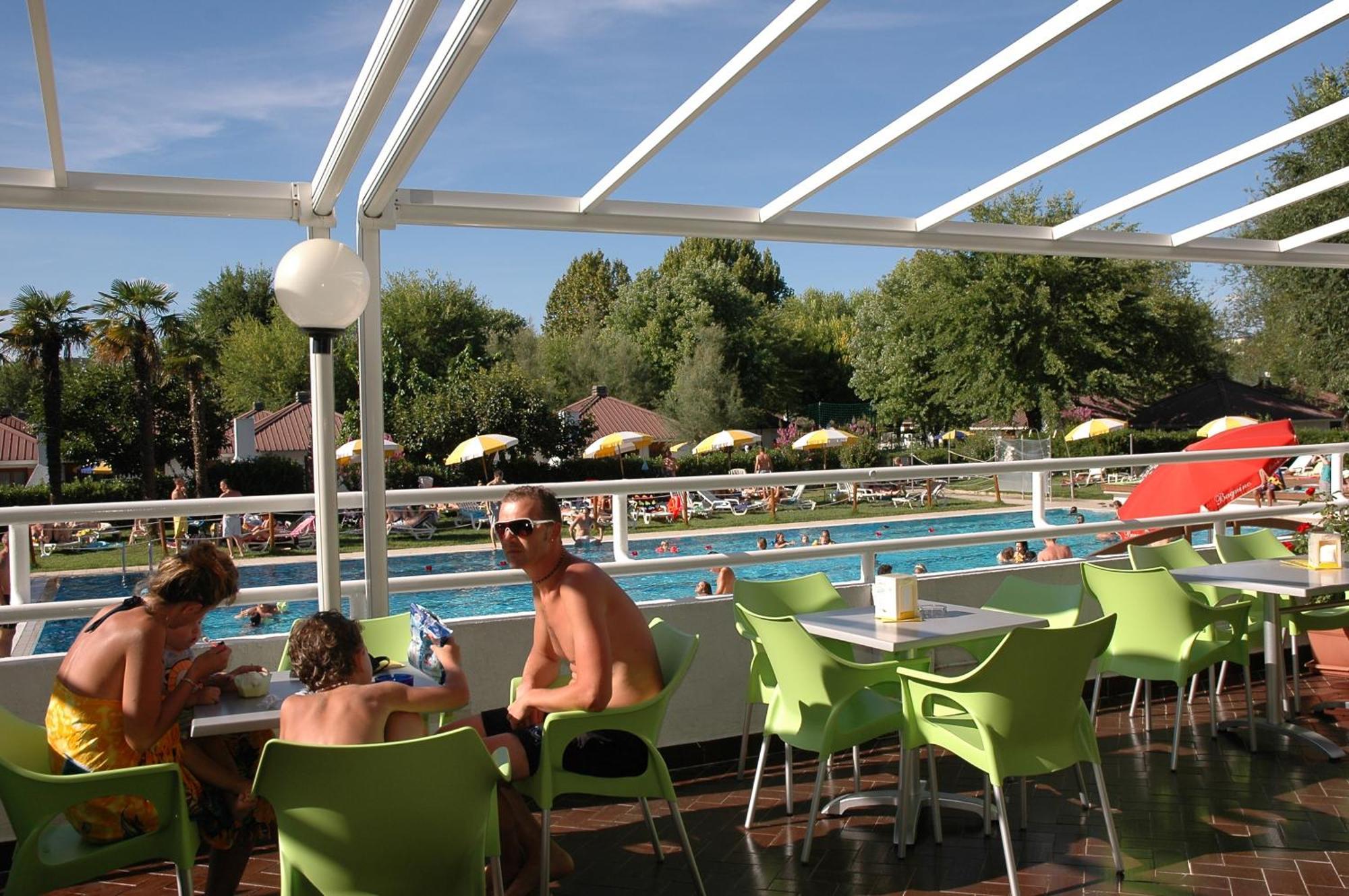 Villaggio Los Nidos Линяно Сабиадоро Екстериор снимка