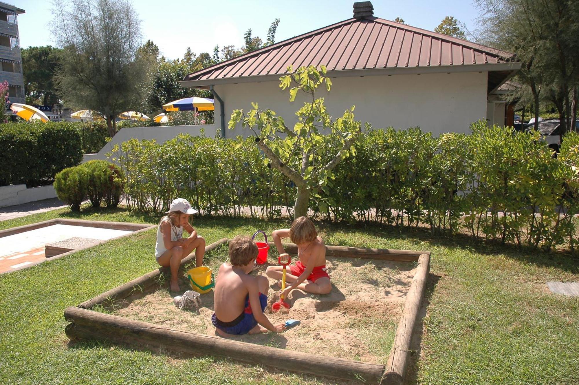 Villaggio Los Nidos Линяно Сабиадоро Екстериор снимка